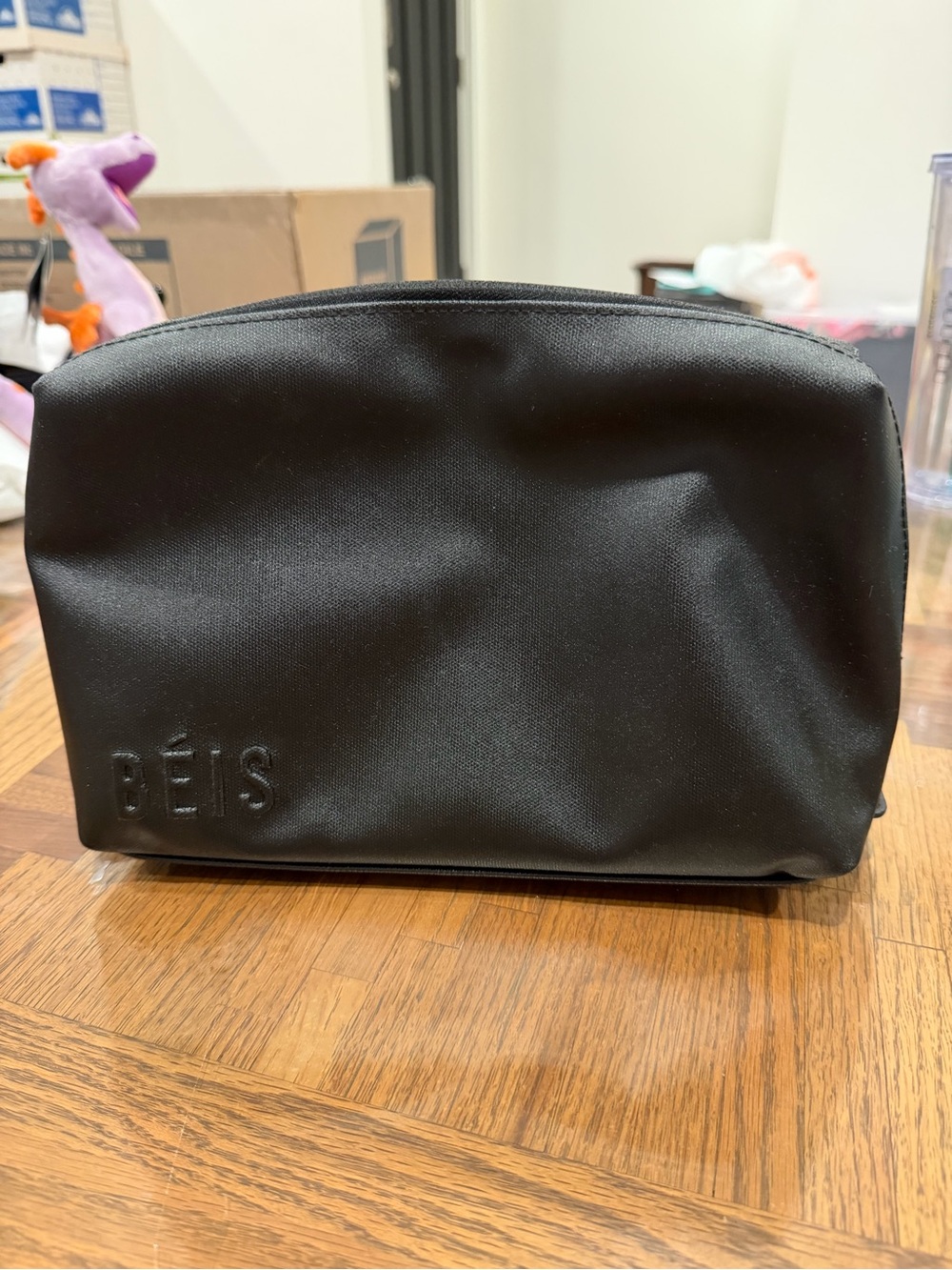 BEIS The Medium Cosmetic Bag in Black